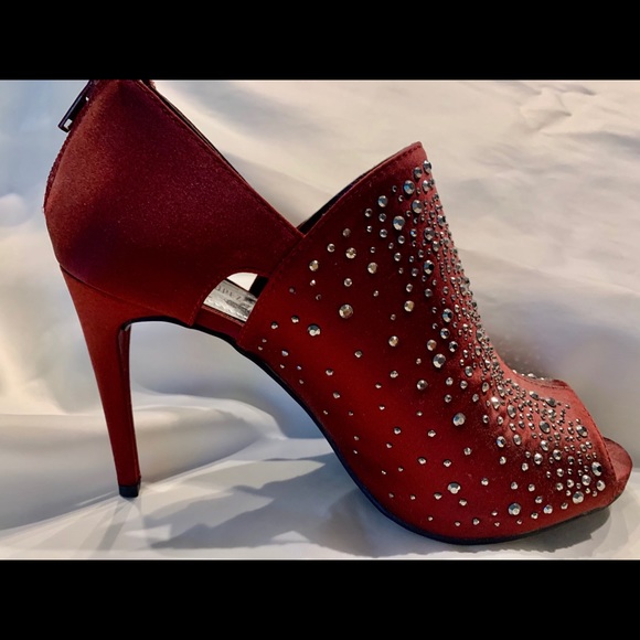 New with box Satin Peep Toe pumps - Picture 2 of 10